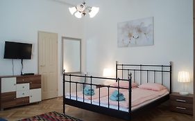 Friendly Home In The Center